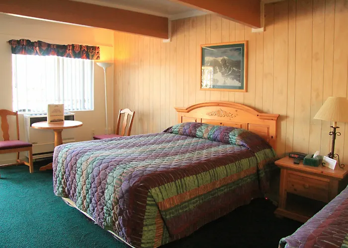Basecamp At Snowbowl Hotel 2*